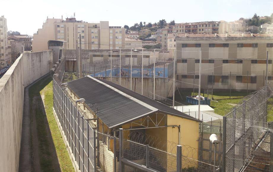 La maison d’arrêt de Nice: 353 places pour plus de 670 détenus.	