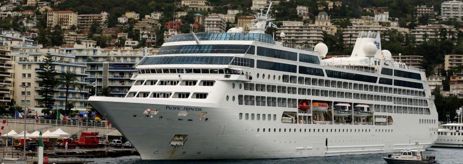 Le Pacific Princess vendredi dans le port de Nice, quelques heures après l'incident qui l'immobilisait toujours à quai ce mercredi.