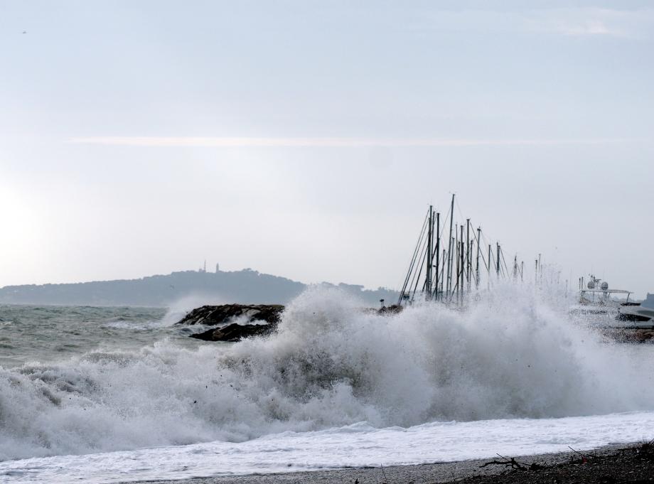 Les vagues à Villeneuve-Loubet.