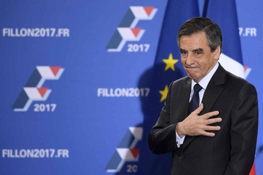 François Fillon veut notamment supprimer les 35 heures et baisser les allocations chômage