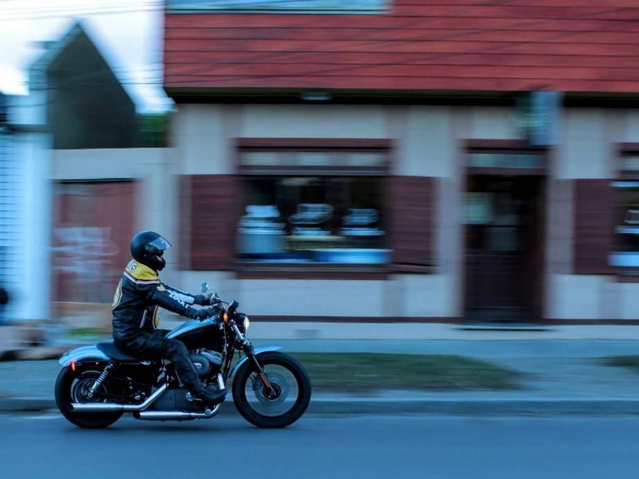 Motards, ne sortez pas sans vos gants.