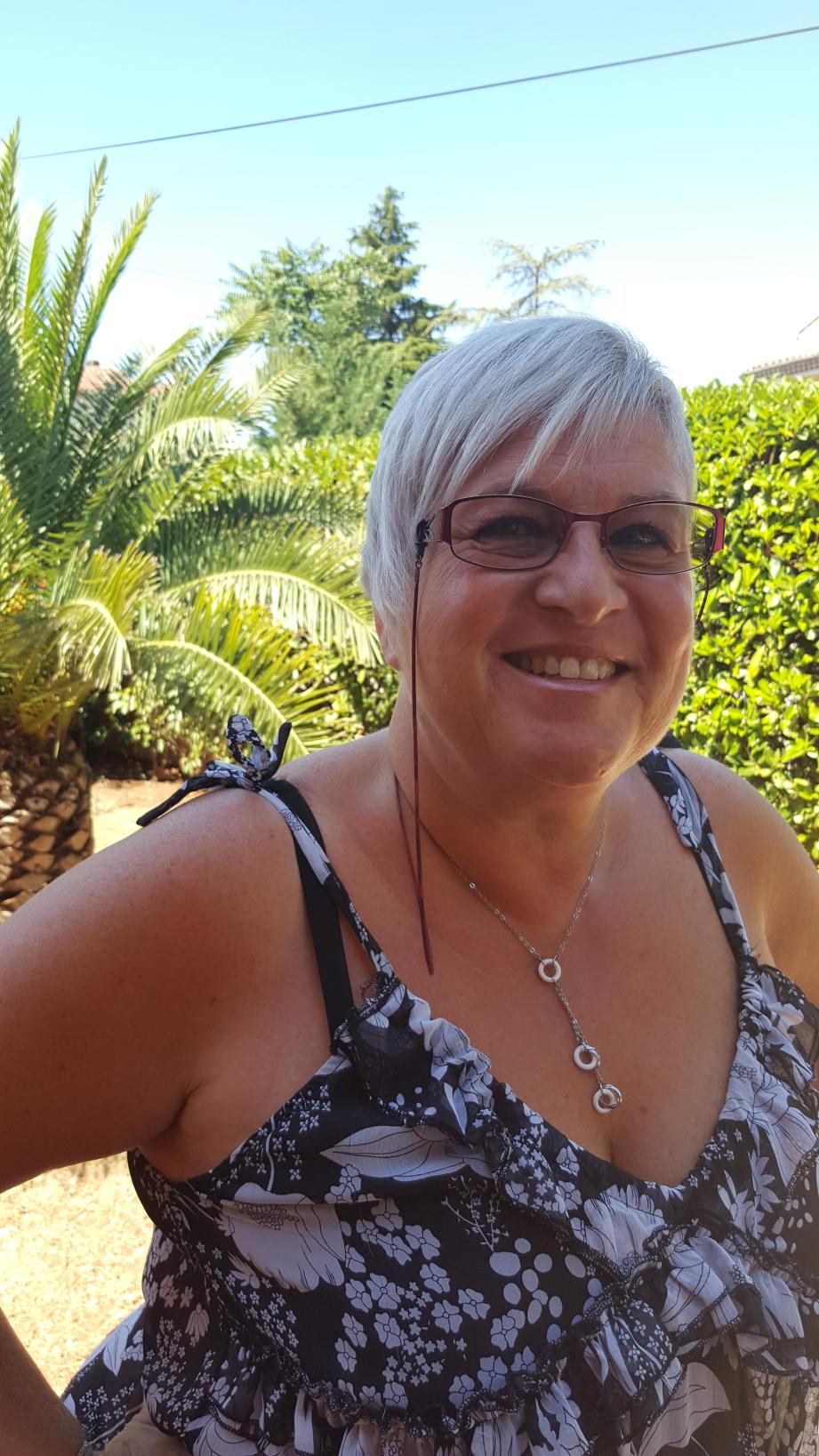 A 54 ans, Isabelle Lambour est touchée par la maladie depuis six ans. Elle a décidé de s'engager aux côtés de l'association française des sclérosés en plaques (Afsep) pour apporter conseils et expérience aux personnes atteintes.
