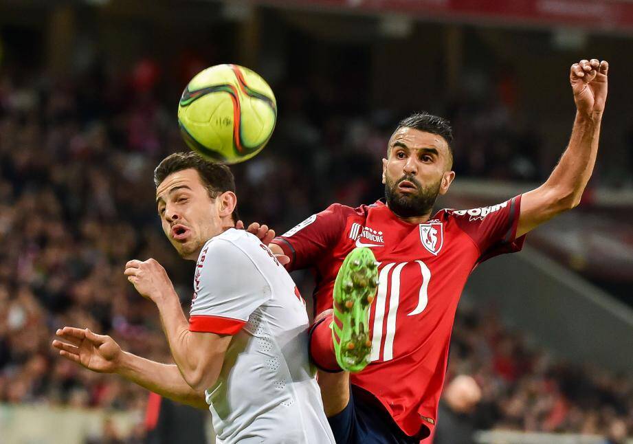 Mounir Obbadi ici face à Bernardi Silva.