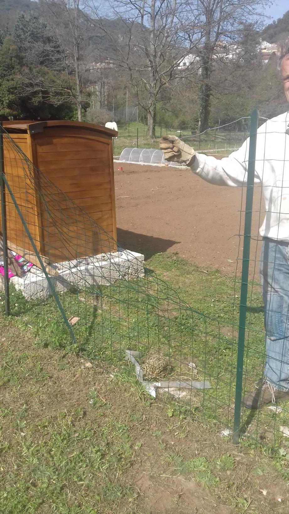 La clôture des jardins solidaires de Méounes a été vandalisée