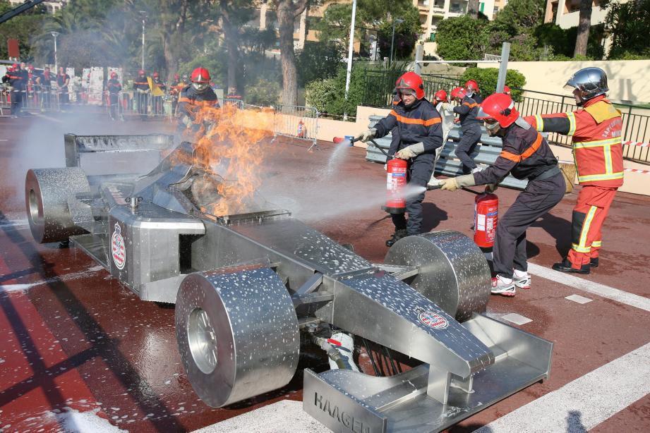 Savoir intervenir en cas d'incendie d'une F1.