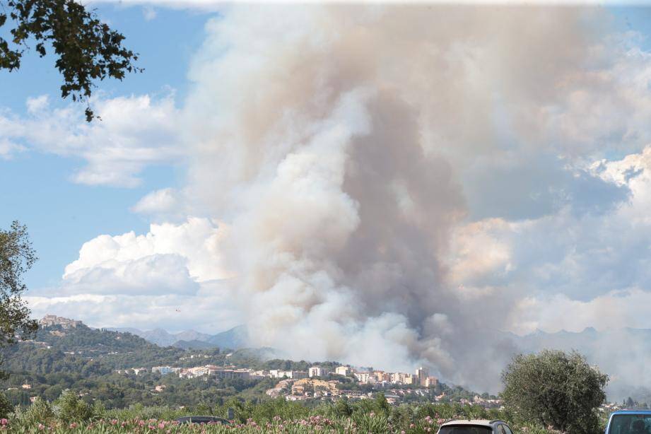 Incendie à Carros 