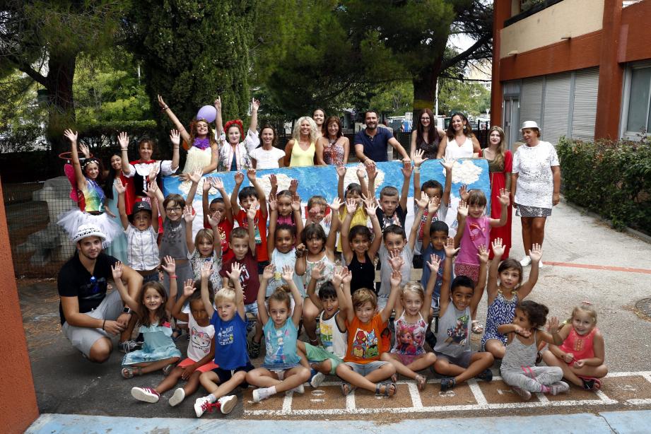 Hier, les enfants du centre de loisirs de l’école Camille-Saint-Saens ont participé à une kermesse. Dès la rentrée, les enfants fréquentant les centres de loisirs toulonnais le mercredi pourront être accueillis toute la journée de 8 h à 18 h. La ville a en effet redéployé les animateurs qui avaient été affectés aux NAP. 