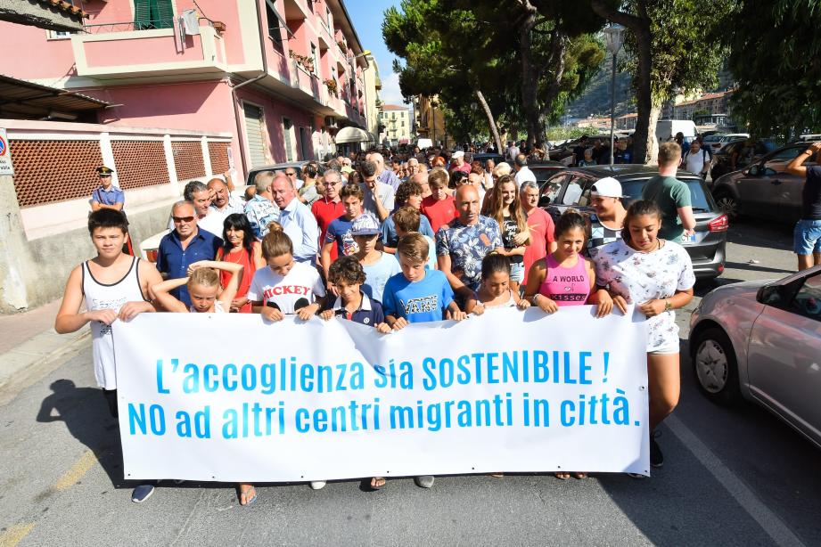 Manifestation contre l’installation d'un centre d'accueil de migrants à Vintimille.