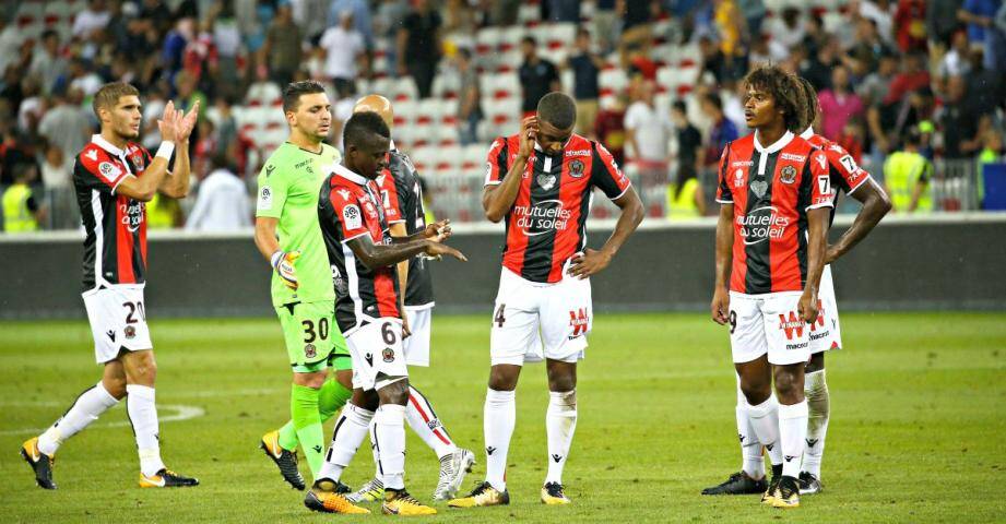 Lé déception des Aiglons après la défaite contre Troyes.