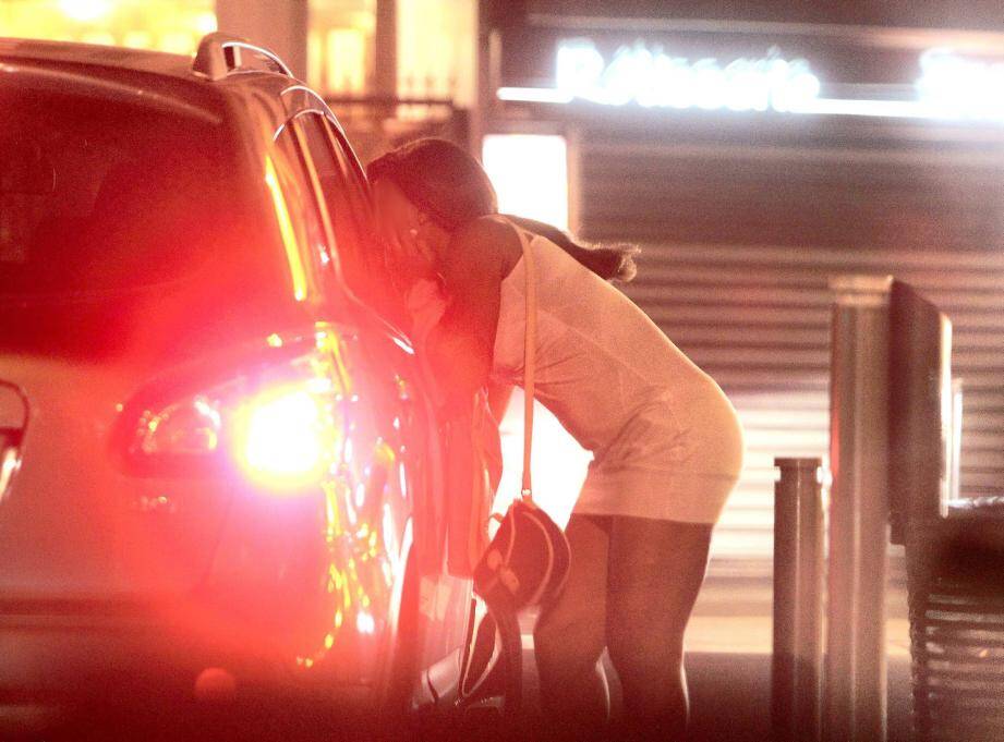 Le Couple De Proxénètes Avait Huit Prostituées Sous Sa Coupe à Nice La