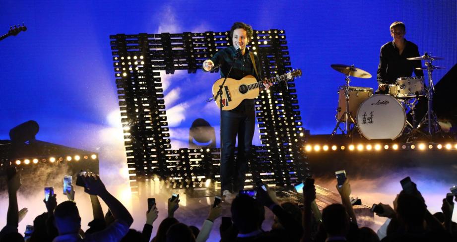 La scène des NRJ Music Awards 2017 avec Vianney