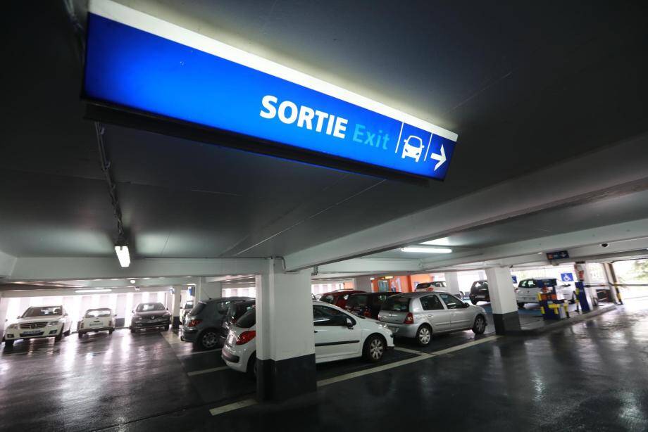 Les Nouvelles Mesures De La Ville De Hyeres En Matiere De Stationnement Var Matin