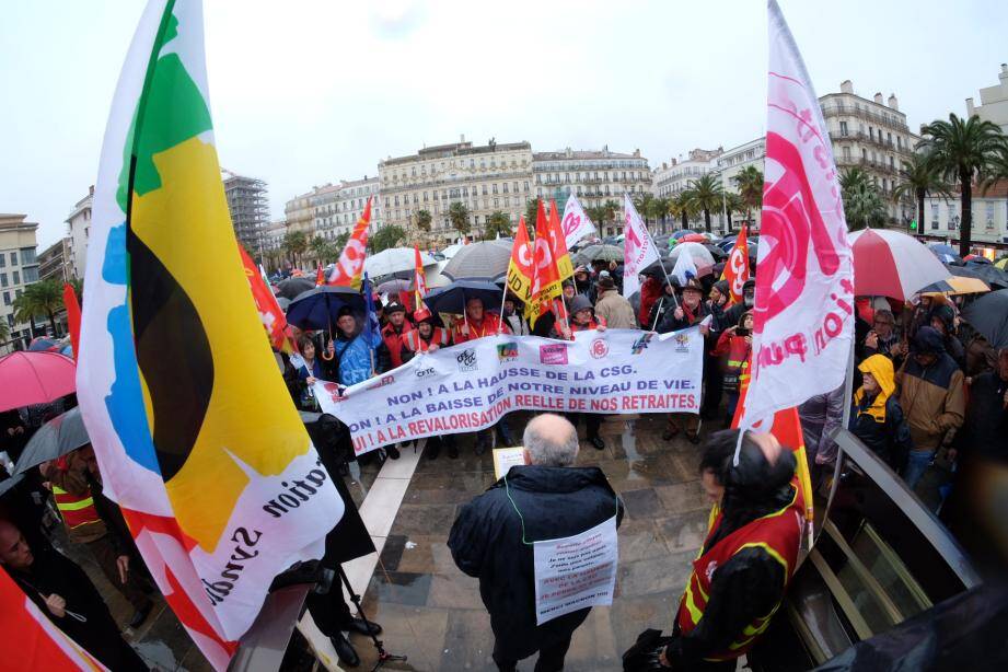 Une forte mobilisation malgré la pluie.