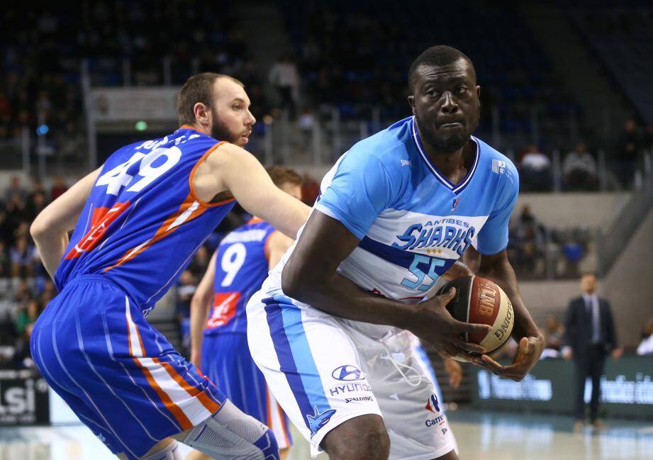 Fréjus Zerbo et les Sharks au défi de Nanterre.