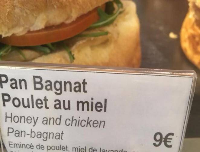 Un Pan Bagnat poulet au miel proposé dans le restaurant de Thierry Marx à l'aéroport de Nice.