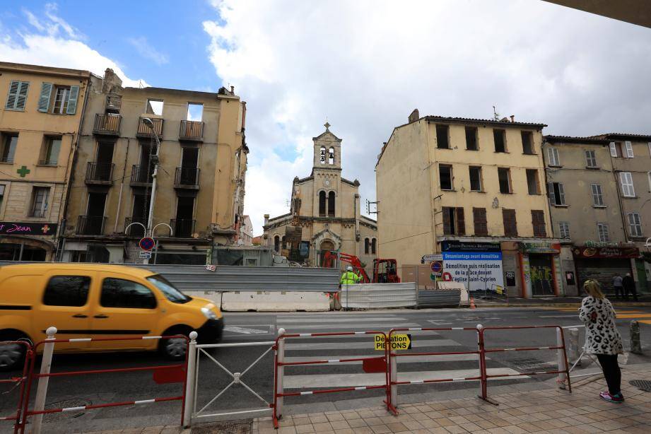 L'espace urbain libéré de toute construction sera en vis-à-vis avec la place Saint-Jean. 