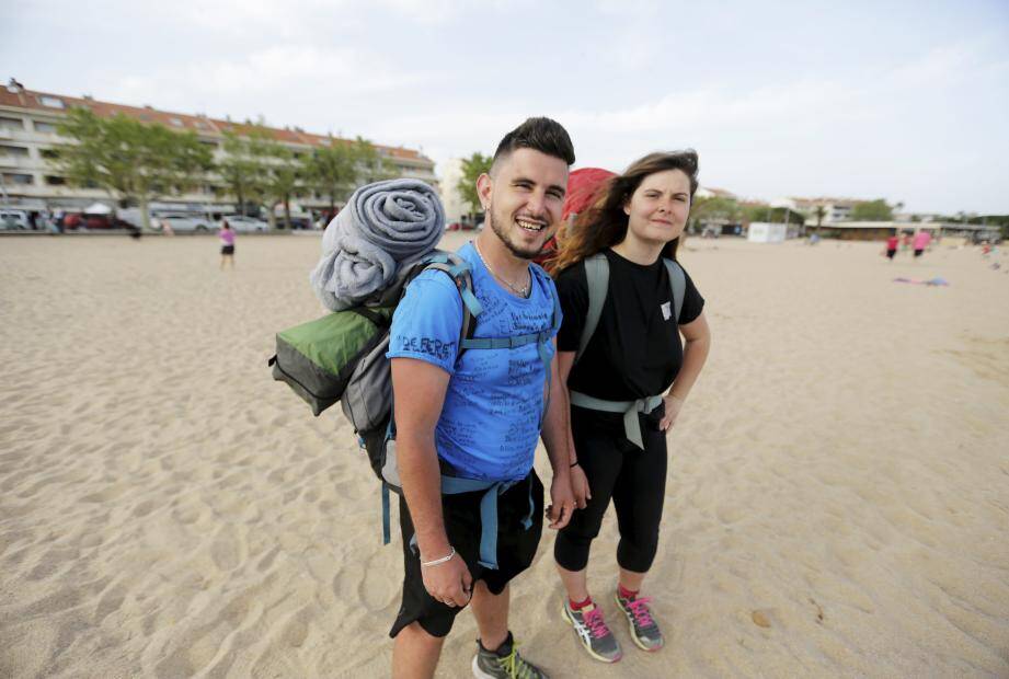 Laura et Alexis, de passage à Fréjus, n'ont pas manqué de profiter de la mer.