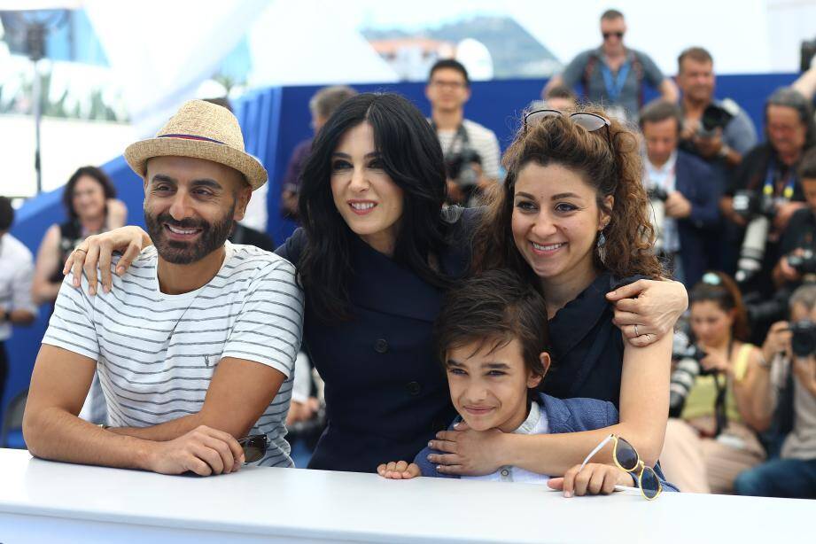 Nadine Labaki (au centre), réalisatrice de Capharnaüm entourée de Marianne Katra,  scénariste, Jihad Hojeily, réalisateur et du jeune acteur Zain Al Rafeea.