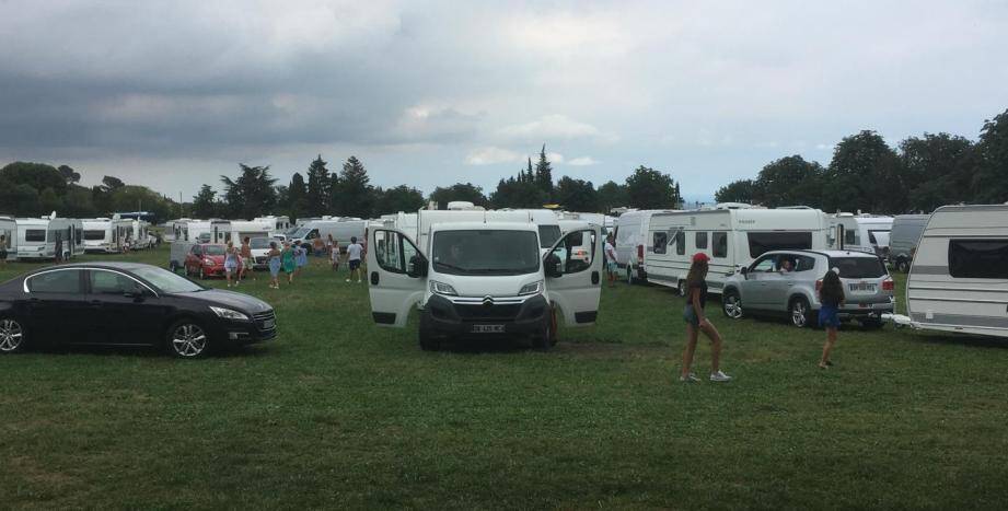 Les gens du voyage sont installés sur le pré de Cabris.