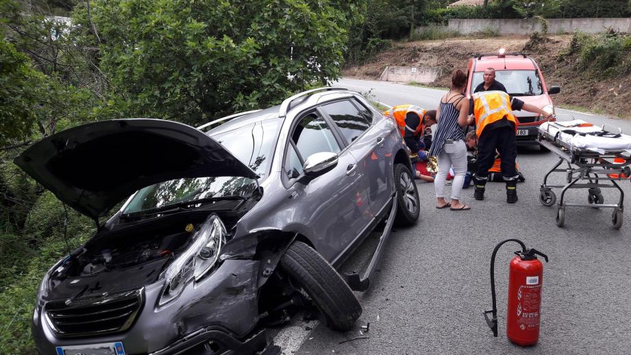 Le 26 juin, deux véhicules se sont heurtés de face dans un des virages de la RD4.