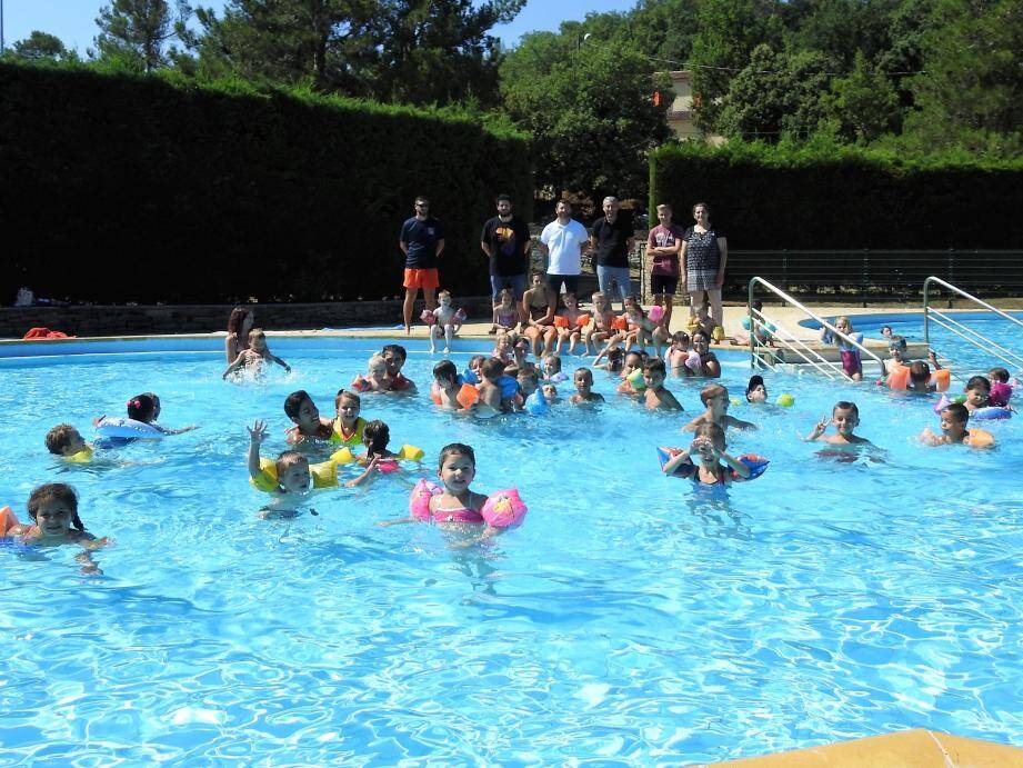 Baignade Surveillée Et Gratuite Au Village Vacances - Var-Matin