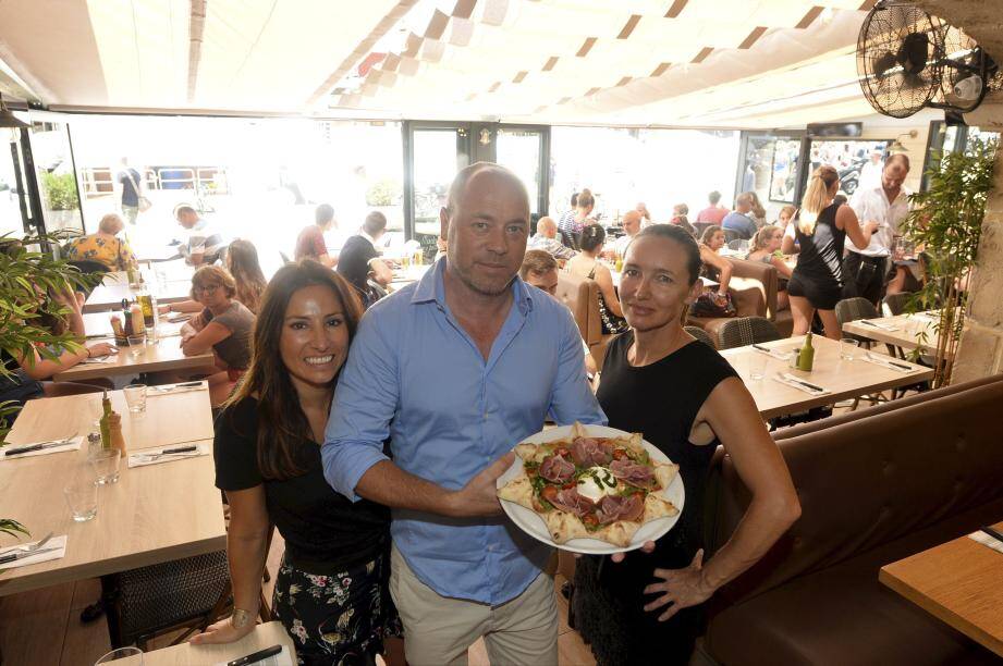 Céline, Stéphane, Valérie et Jenna (non présente), les responsables de l’établissement, savoure l’effet Stallone qui a rendu célèbre leur pizza à la burata.