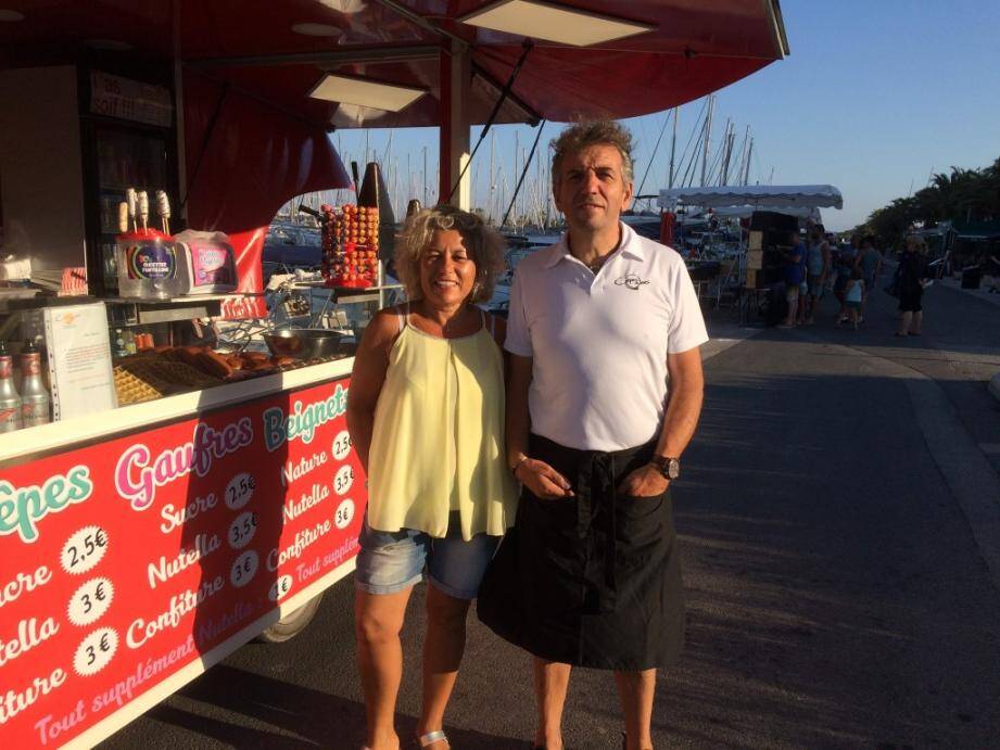 Sophie et Gérald Piro tiennent le stand Crêpes Hyères depuis cinq ans.