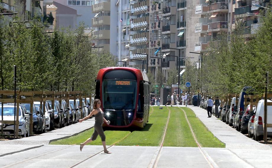 25.000 voyageurs ont emprunté le nouveau tramway lors des trois premiers jours d'exploitation.