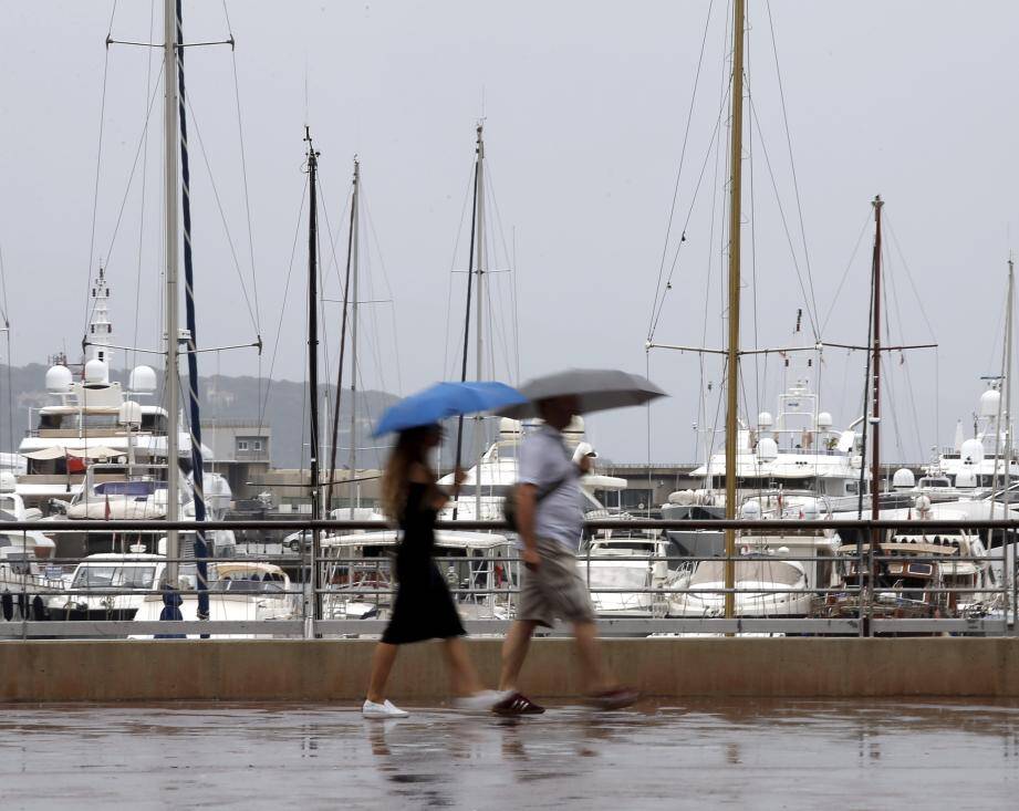 Monaco a subi une panne de courant générale pendant plus d'une heure. Les touristes n'y ont vu que du feu.