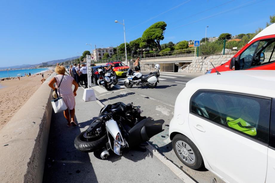 Le pilote d'un scooter dans un état grave après un choc frontal Nice
