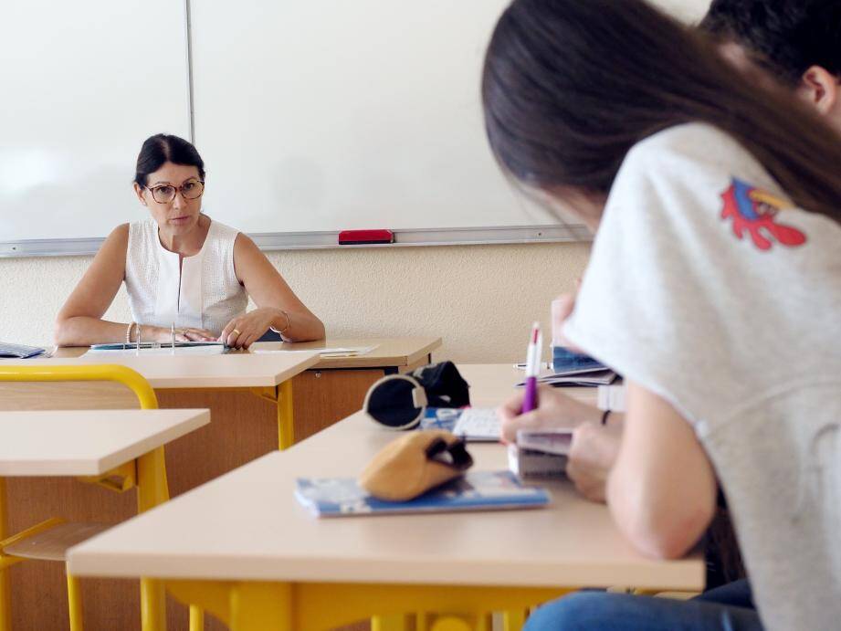 Hier, six élèves ont fait leur rentrée scolaire, en présence de Florence Lagache, professeur d’anglais et coordinatrice du « micro-lycée ». Tout au long de l’année, les élèves seront accompagnés par huit professeurs volontaires. 	