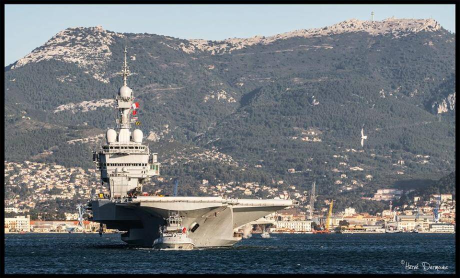 Le fleuron de la Marine nationale a repris la mer lundi matin.