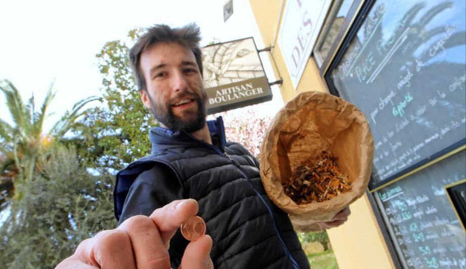 Un centime en bon d'achat pour un mégot ramassé.