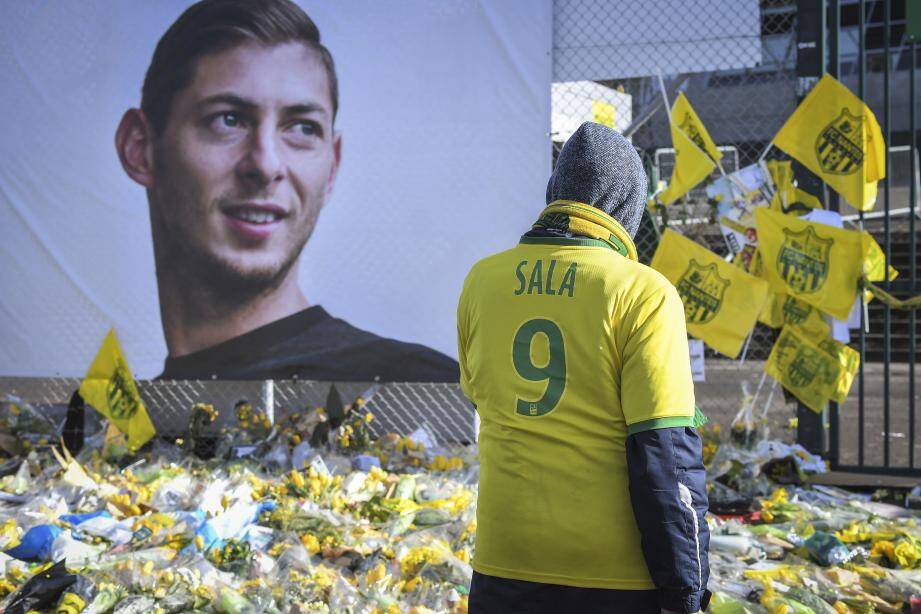 Hommage des supporters nantais à leur ancien buteur, Emiliano Sala.