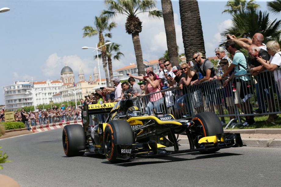 La Formule 1 met la gomme ce dimanche sur le front de mer de SaintRaphaël VarMatin