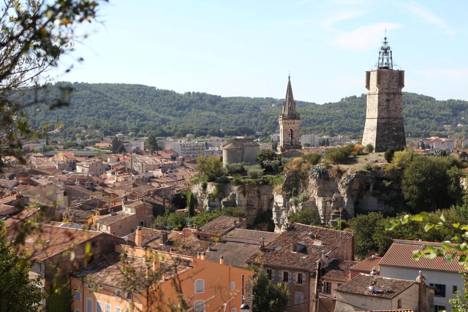 Vue sur les toits de Draguignan.