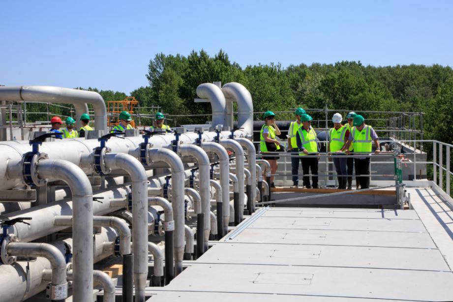 Des airs de grandes usine à gaz, mais pour un résultat d’avant-garde.