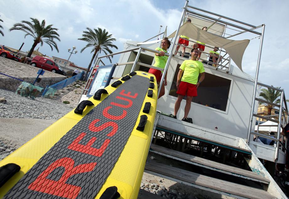 45 plages publiques de la Côte d'Azur sont surveillées par les maîtres nageurs sauveteurs cet été.