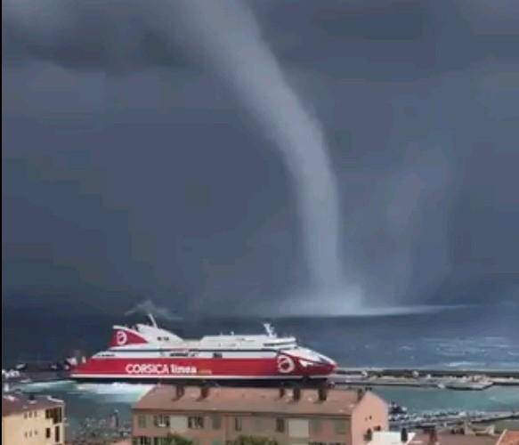 VIDÉO. Trombe Marine, Vents Très Violents... Des Phénomènes Météo ...