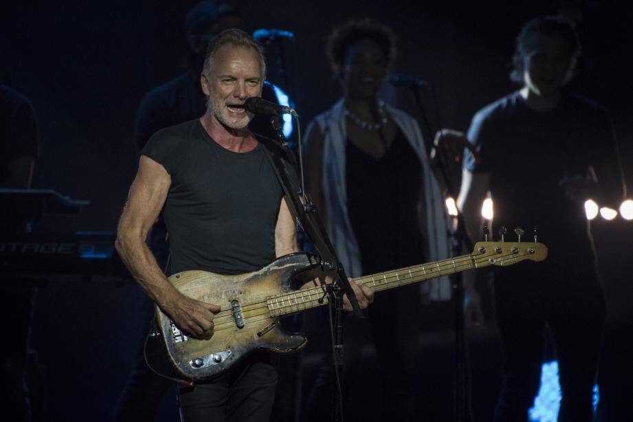 La salle des Étoiles était archi-comble, vendredi soir, avec plus de 800 personnes venues assister au concert de Sting.