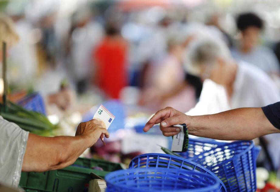 Les marchés et leurs produits frais ont le vent en poupe à Nice.