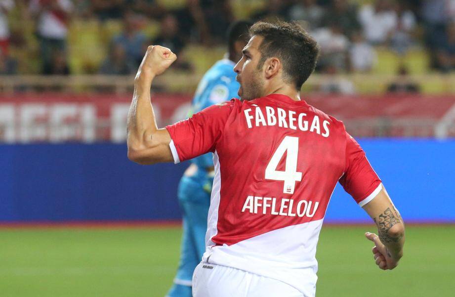 L'Espagnol C. Fabregas, incapable de poser le pied sur le ballon, est complètement passé à côté de son match. 