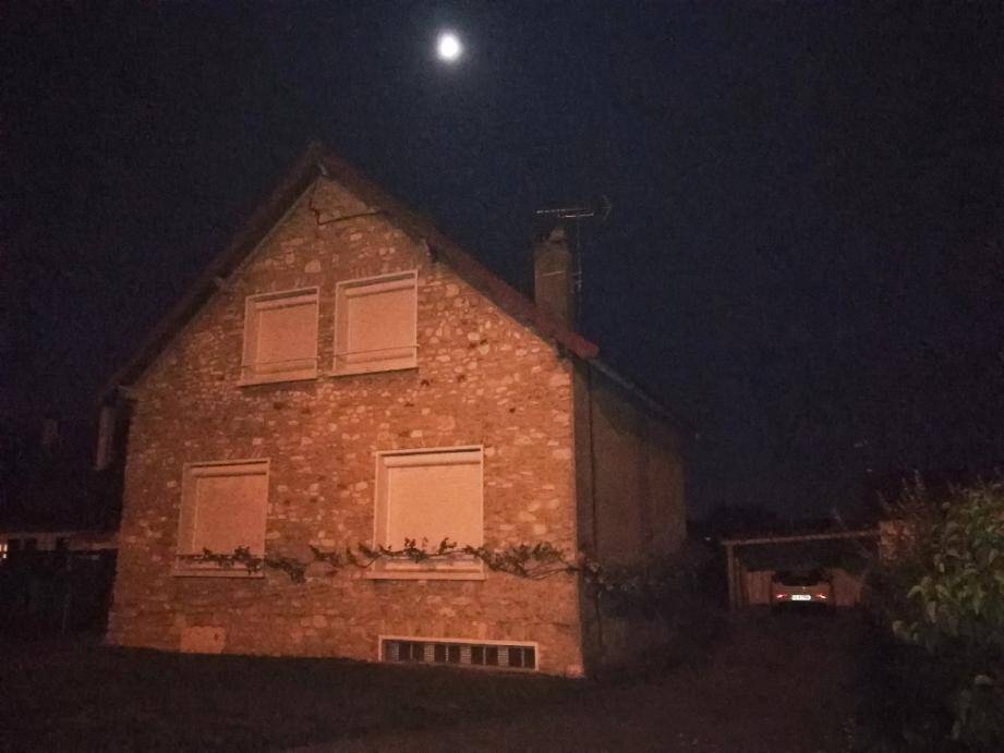 La maison de Limay, dans les Yvelines, où une perquisition a été menée dans la nuit de vendredi à samedi 12 octobre 2019