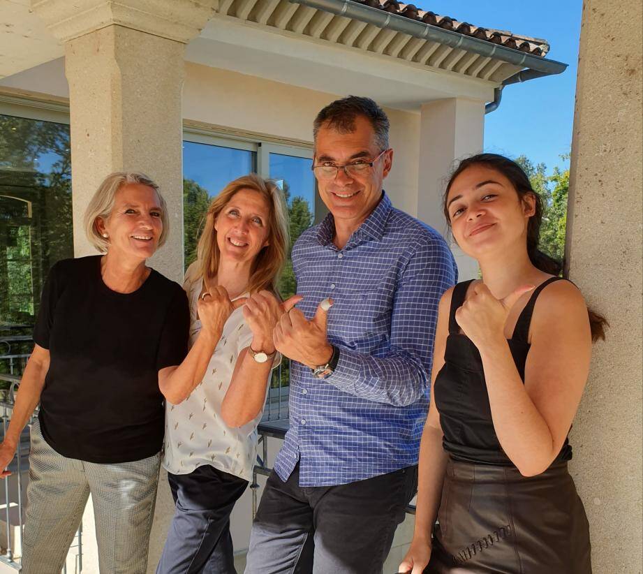 La nouvelle équipe  opérationnelle avec, de gauche à droite, EdithMartin (chargée de projet), Anabelle Itasse (directrice), AlainGrandjean (président) et Juliette Tourre (chargée de communication et de développement).