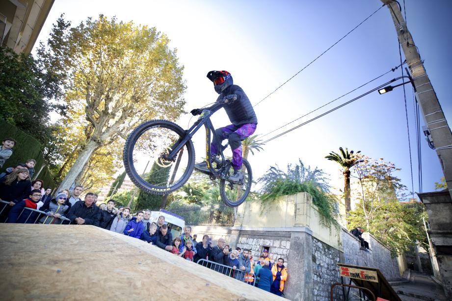 Videos Revivez La Spectaculaire Descente Urbaine De Grasse En Camera Embarquee Nice Matin
