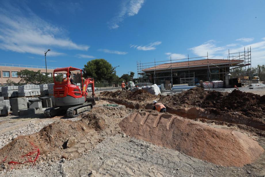 Quand le Macdonald's de Hyères n'était qu'un chantier.