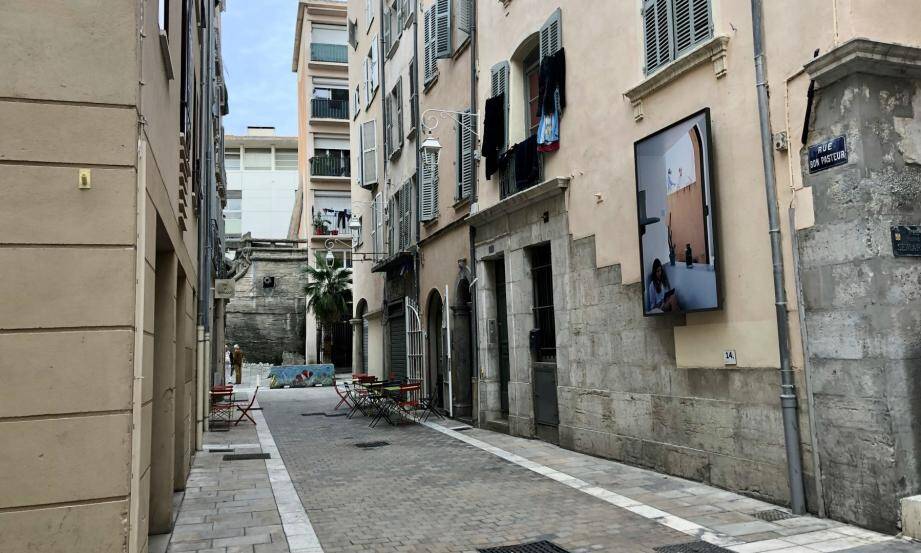 Le suspect a été interpellé dans un appartement dont il avait fracturé la porte, rue Bon-Pasteur à Toulon.