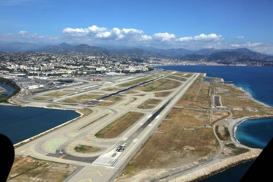 Vue sur l'aéroport de Nice.