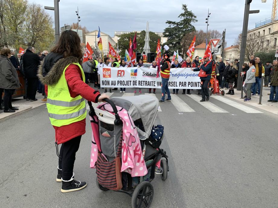 Près de 2.000 manifestants réunis contre le projet de réforme des retraites ce jeudi 5 décembre à Draguignan.