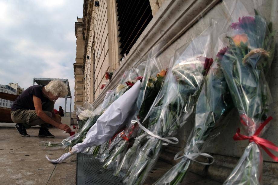 Hommage le 2 octobre 2017 aux deux cousines poignardées la veille devant la gare Saint-Charles à Marseille